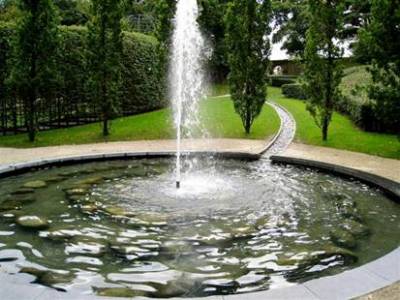 Alnwick Gardens Review by Suzanne Albinson