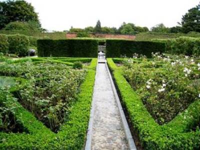 Alnwick Gardens Review by Suzanne Albinson