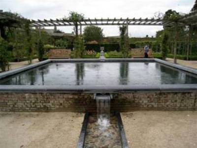 Alnwick Gardens Review by Suzanne Albinson